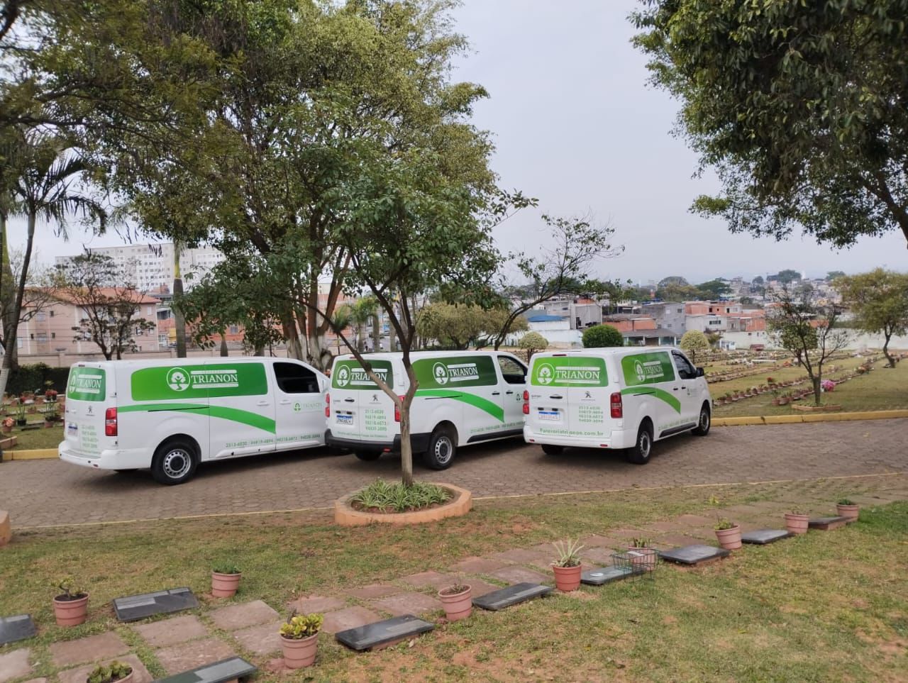 Fachada de uma das unidades da Funerária Trianon